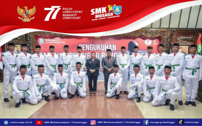 Bupati Purbalingga Kukuhkan 2 Pelajar SMK Muhammadiyah 1 Purbalingga Menjadi Personil Paskibraka Purbalingga Tahun 2022