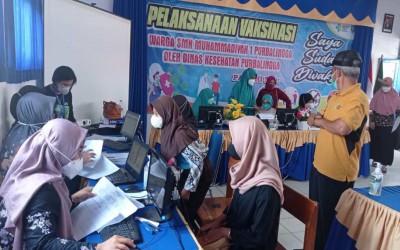SMK Muhammadiyah 1 Purbalingga Gelar Vaksinasi Massal, Fokus Warga Sekolah dan Alumni